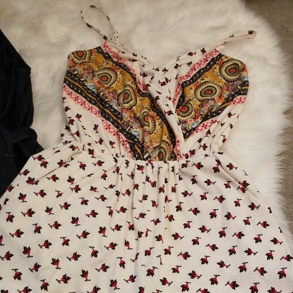2 BUNDLE ROMPERS - Picture 2 of 5